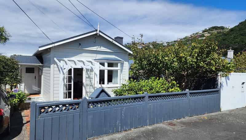 13 Toru Street, Lyall Bay