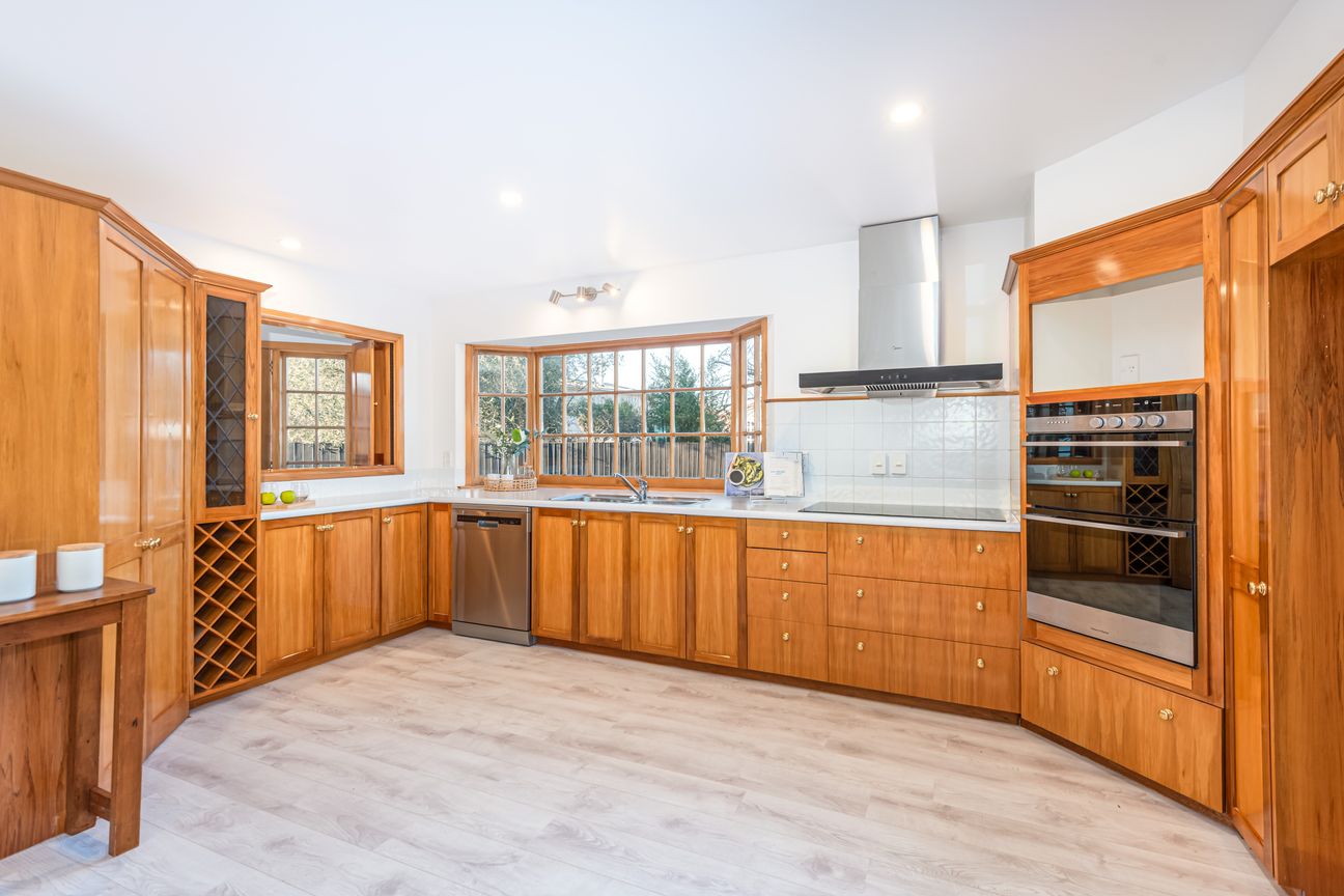 Character family home on 997sqm. - Altro