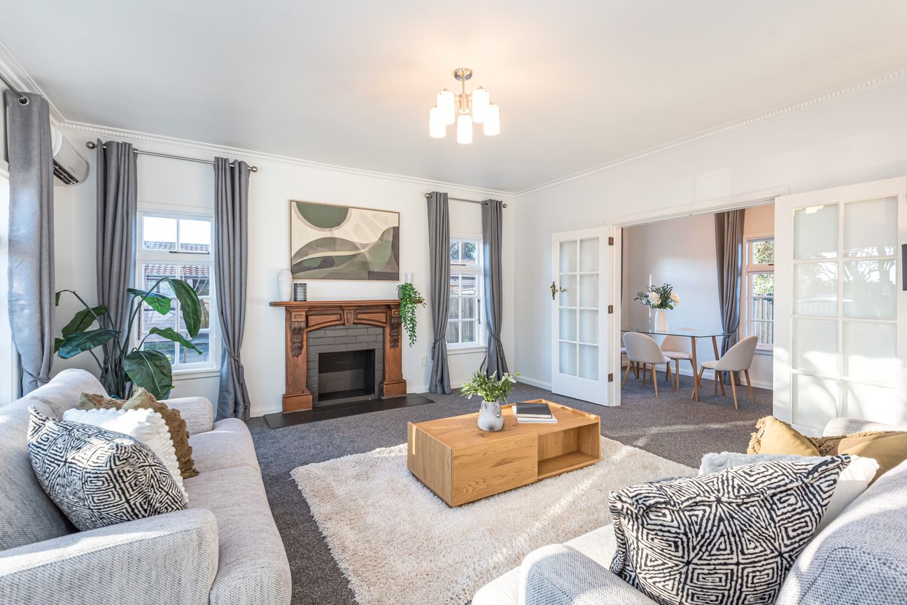 Character family home on 997sqm. - Vista 4