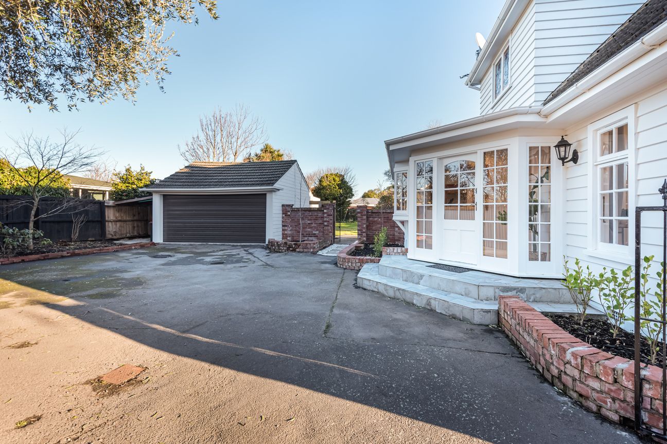 Character family home on 997sqm. - Vista 2