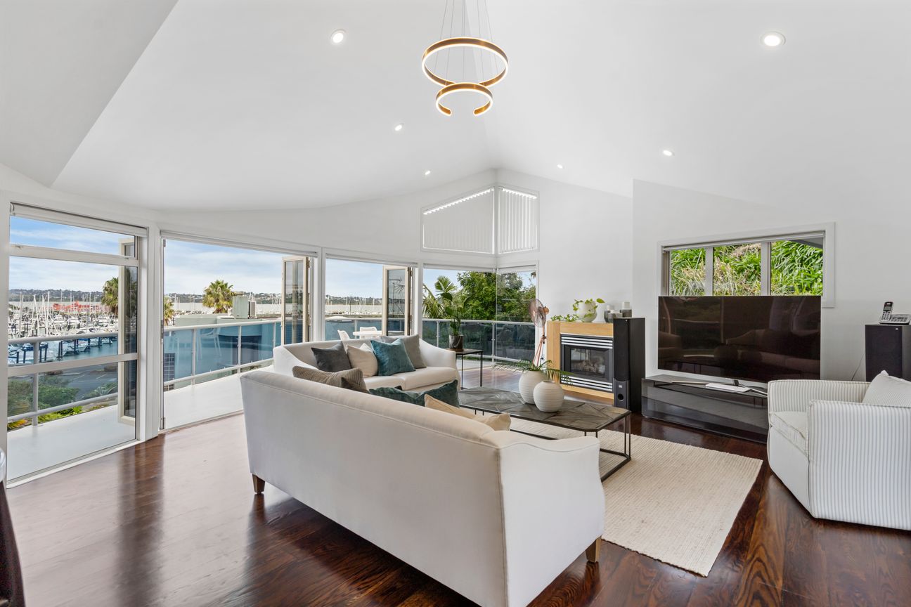 Simply Stunning - Must Sell - Vista 3