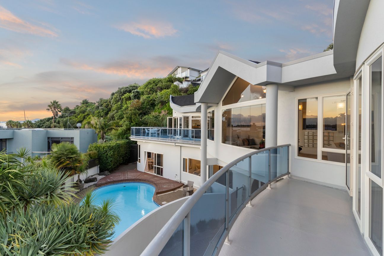 Simply Stunning - Must Sell - Vista 5