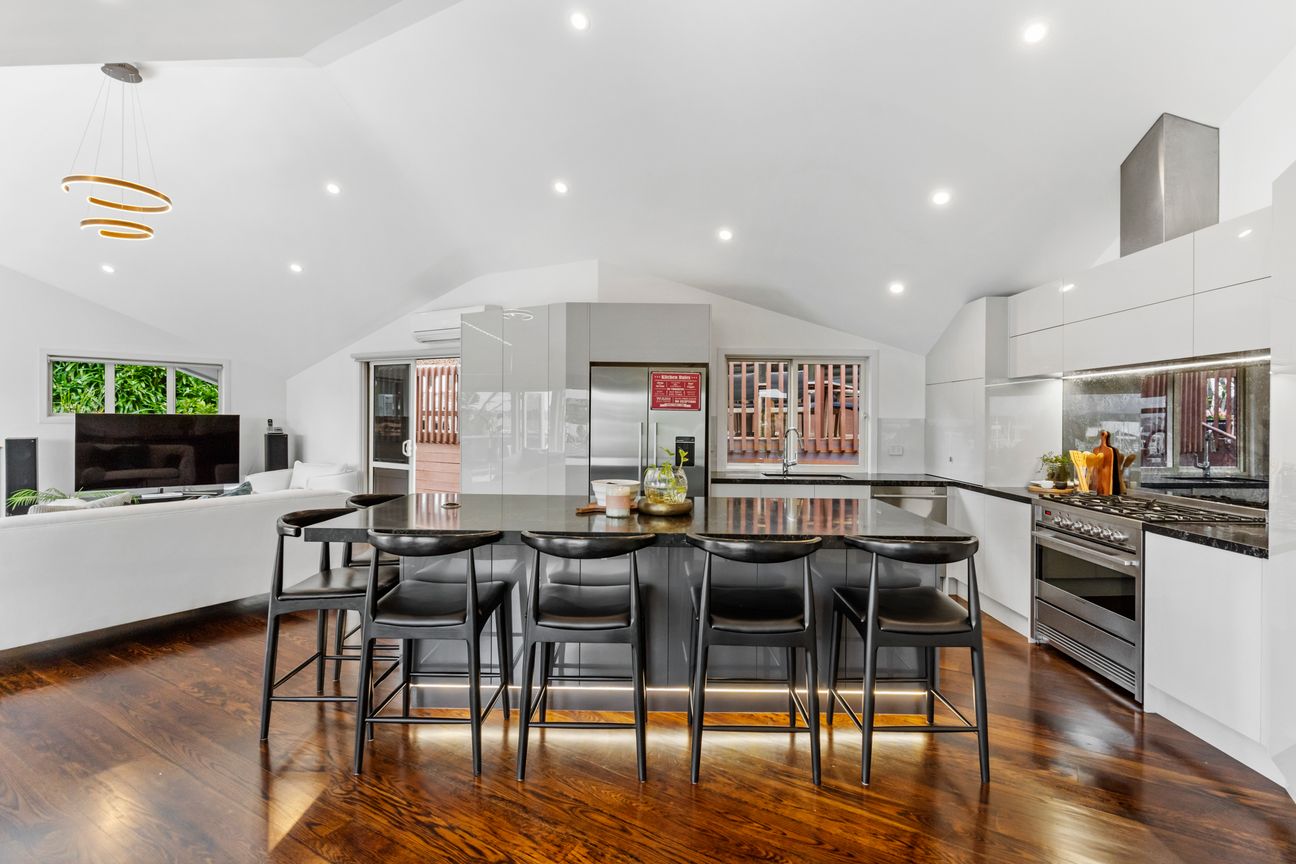 Simply Stunning - Must Sell - Vista 2