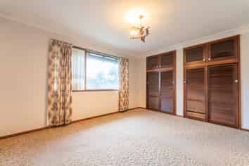 8 Maltby Avenue, West End