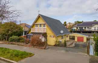 8 Maltby Avenue, West End