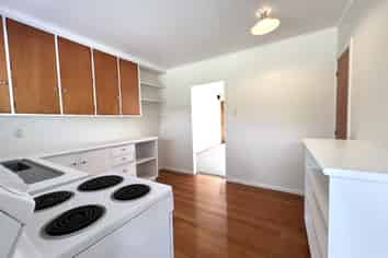 56D Lloyd Ave, Mount Albert