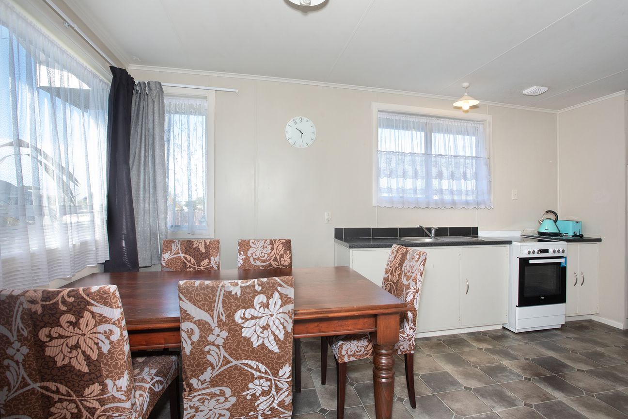 Solid, Practical Living in a Convenient Location - Ansicht 4