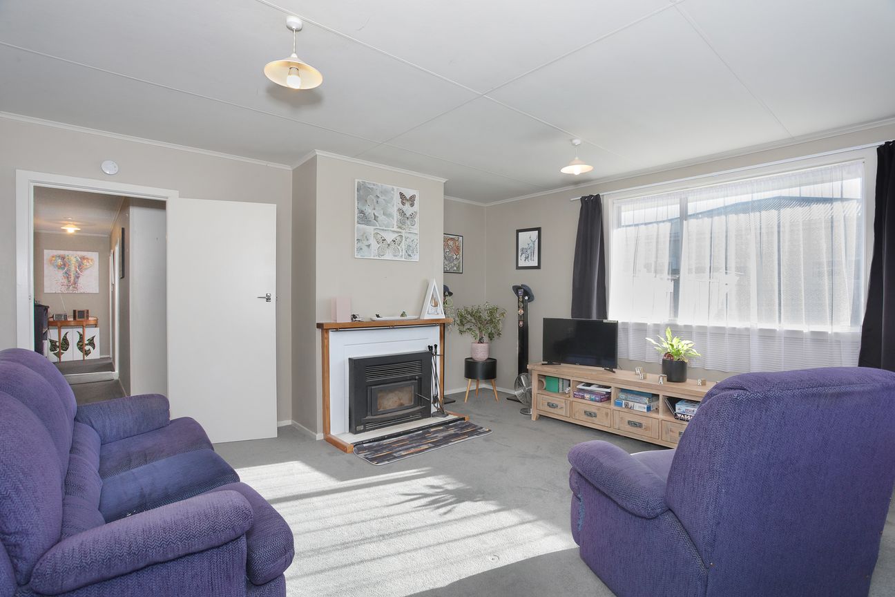 Solid, Practical Living in a Convenient Location - Ansicht 2