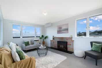 16 Peter Buck Road, New Windsor