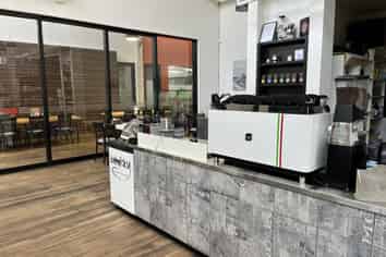 Superb cafe in vibrant Ahuriri location