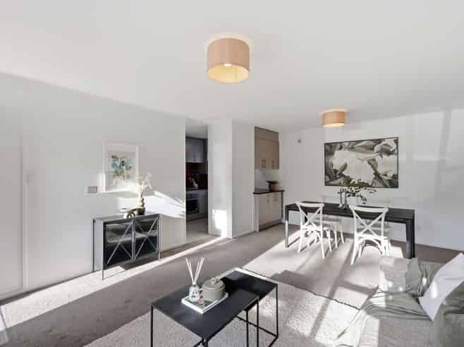 1/92 Lake Road, Northcote