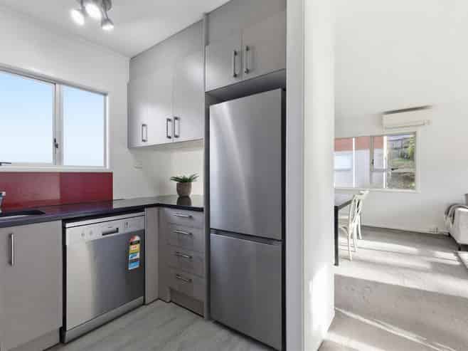 1/92 Lake Road, Northcote