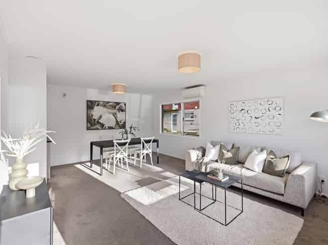 1/92 Lake Road, Northcote