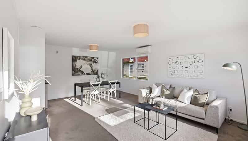 1/92 Lake Road, Northcote