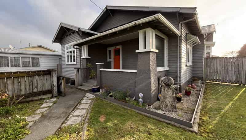 608 Queen Street East, Levin