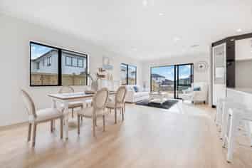 72 Ksenia Drive, Flat Bush