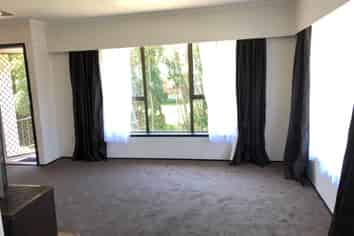2/10 Landseer Place, Blockhouse Bay