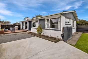 19 Kathleen Crescent, Hornby