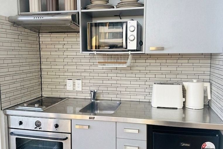 Modern Fully furnished – Just Bring Your Suitcase - Vista 3