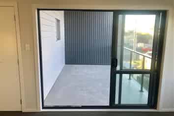 2/8 Coates Street, Hamilton East