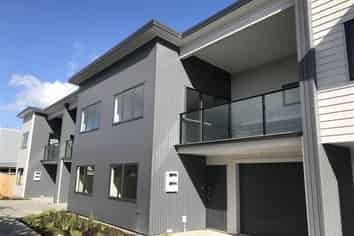 2/8 Coates Street, Hamilton East