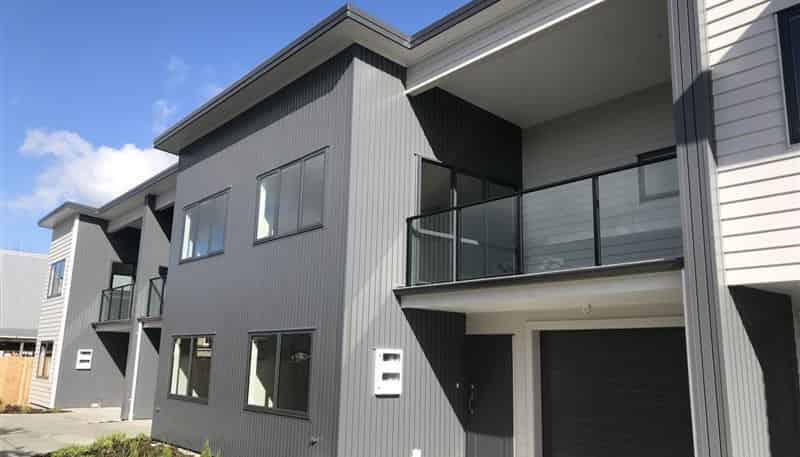 2/8 Coates Street, Hamilton East