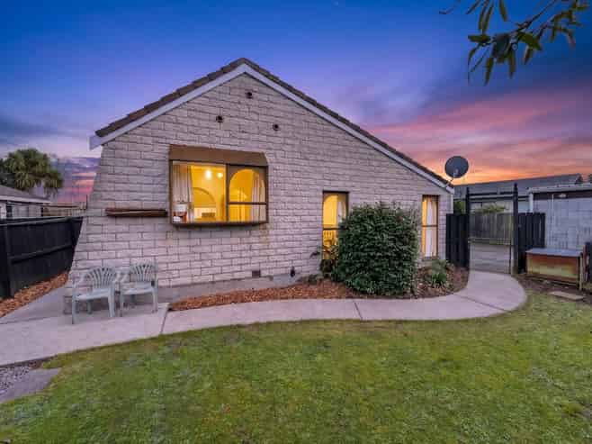 2/44 Chipping Lane, Redwood