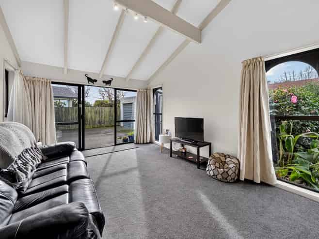 2/44 Chipping Lane, Redwood