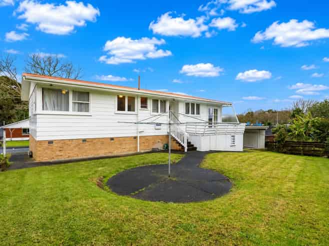 2 Takapu Street, Henderson