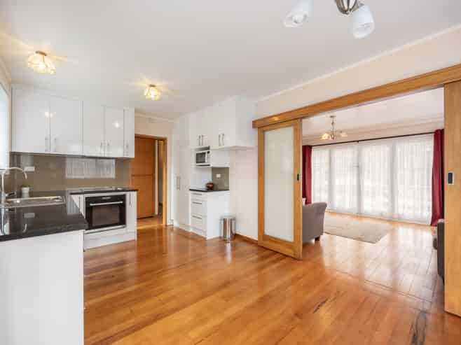 2 Takapu Street, Henderson