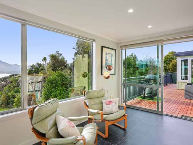 30 Oxley Crescent, Broad Bay