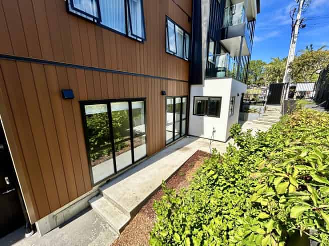 10/64 (64c)  Coronation Road, Mangere Bridge