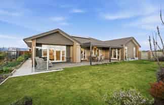 111 Southfield Drive, Lincoln