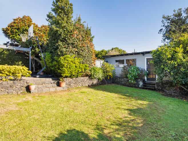 95 Alberton Avenue, Mount Albert