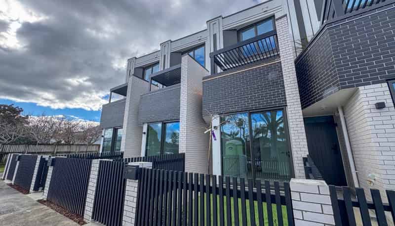 2/29 Wairau Avenue, Avondale