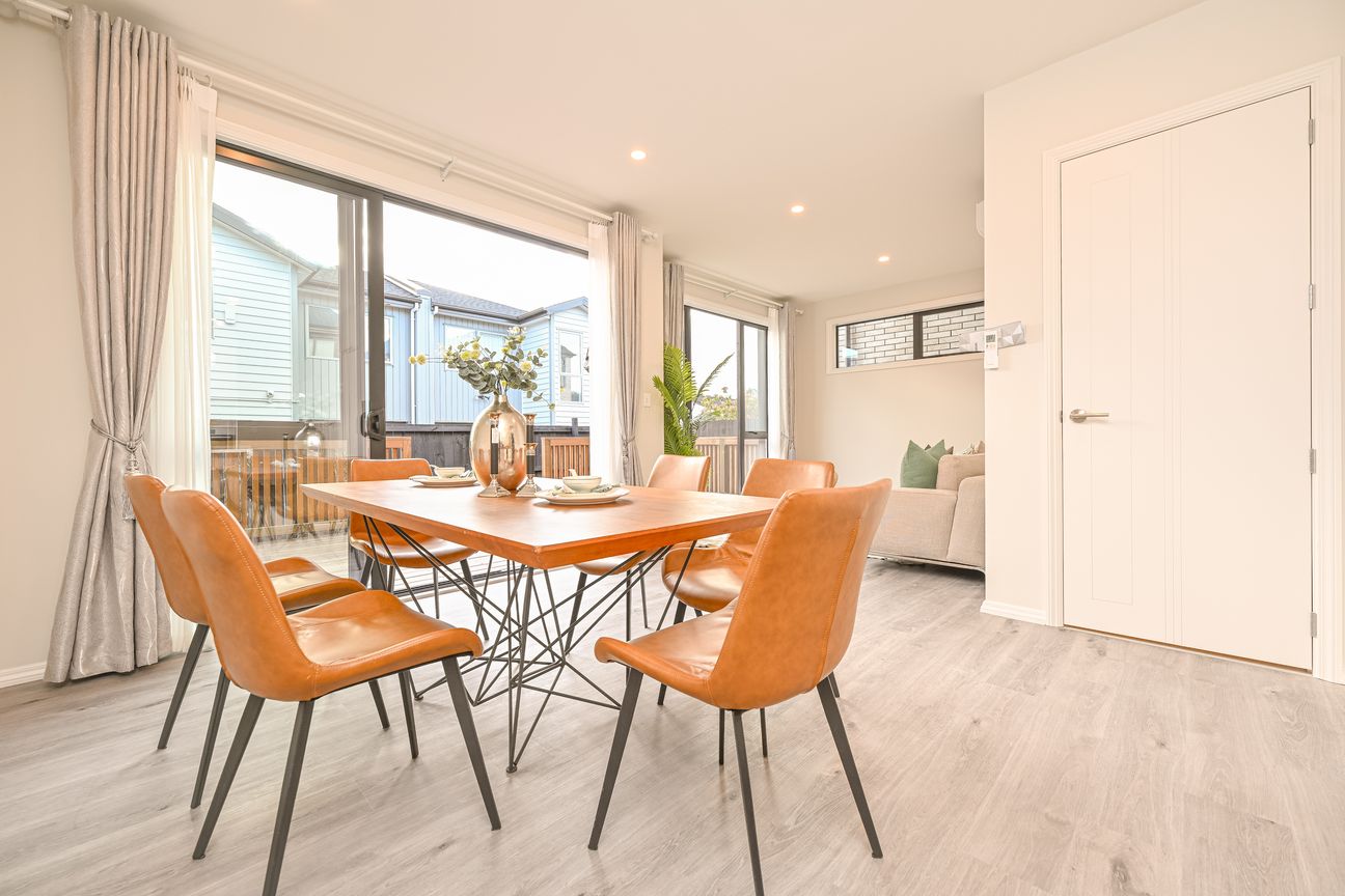 Looking for a comfortable, modern home sweet home?? Look no further. – pohled 6