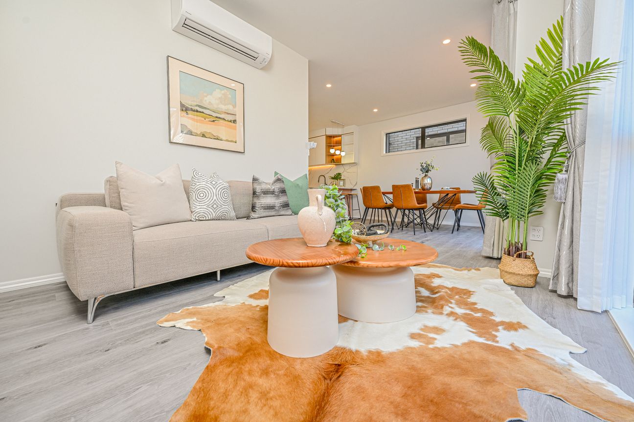 Looking for a comfortable, modern home sweet home?? Look no further. – pohled 5