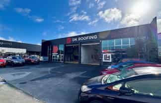 Prime position - Automotive/trade retail precinct