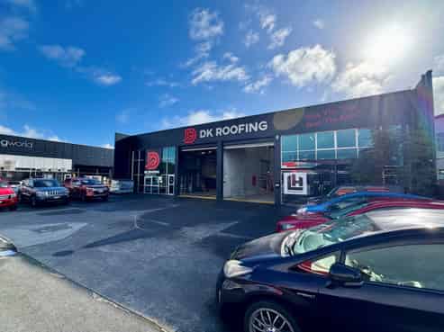 Prime position - Automotive/trade retail precinct