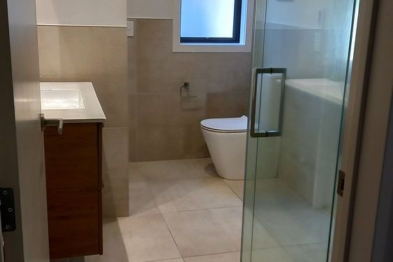 Chic 1BR Windsor Park Retreat - Mehr