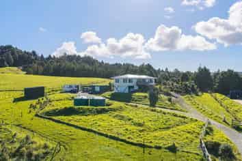694 Millbrook Road, Waipu