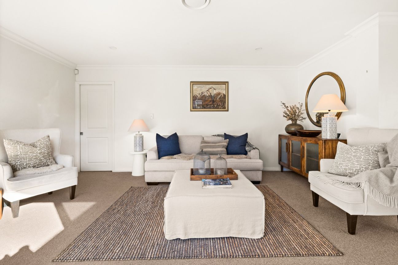 Sun Filled Family Home. Solid Construction. – pohled 4