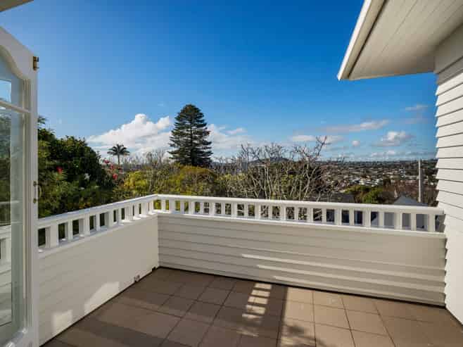 15 Ruarangi Road, Mount Albert