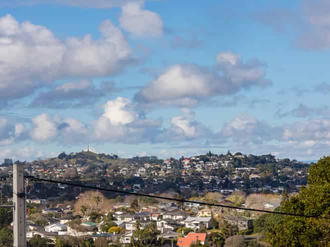 15 Ruarangi Road, Mount Albert
