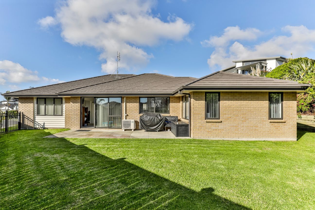 Modern Family Home in Sought-After Millwater - Vista 4