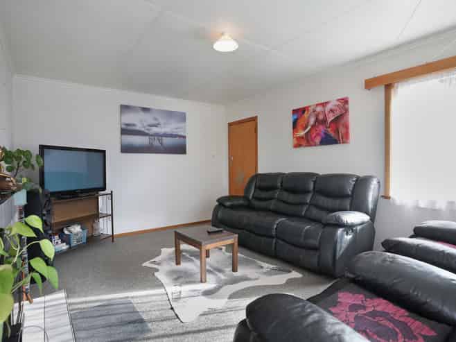 9 Oriana Place, Highbury