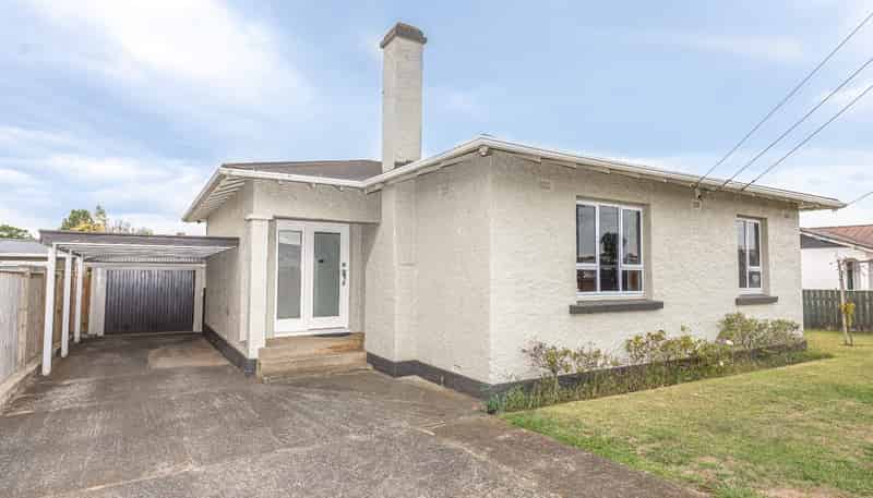 25 Fergusson Street, Springvale