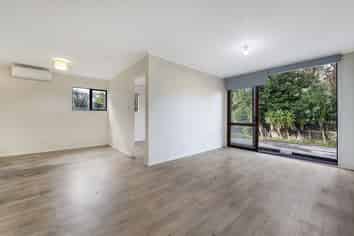 24b Glenfinn Place, Massey