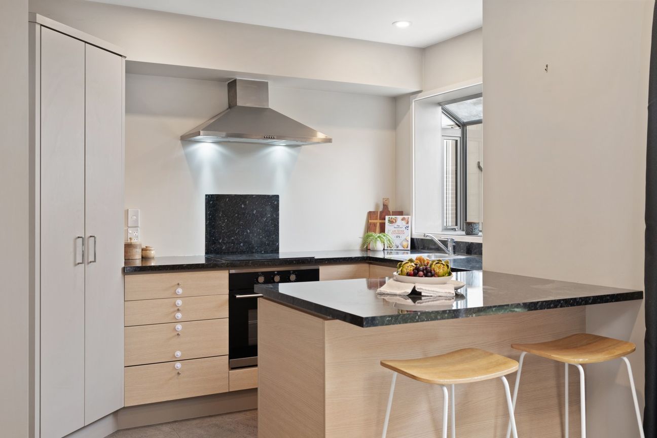 Freehold ease with double garaging - Vista 6