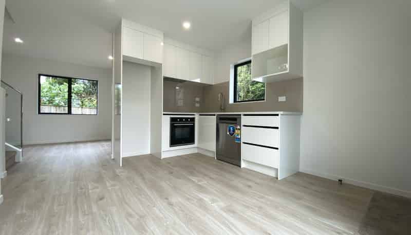 16B Cardiff Road , Pakuranga